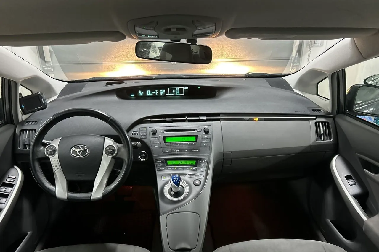 Vehicle image 11
