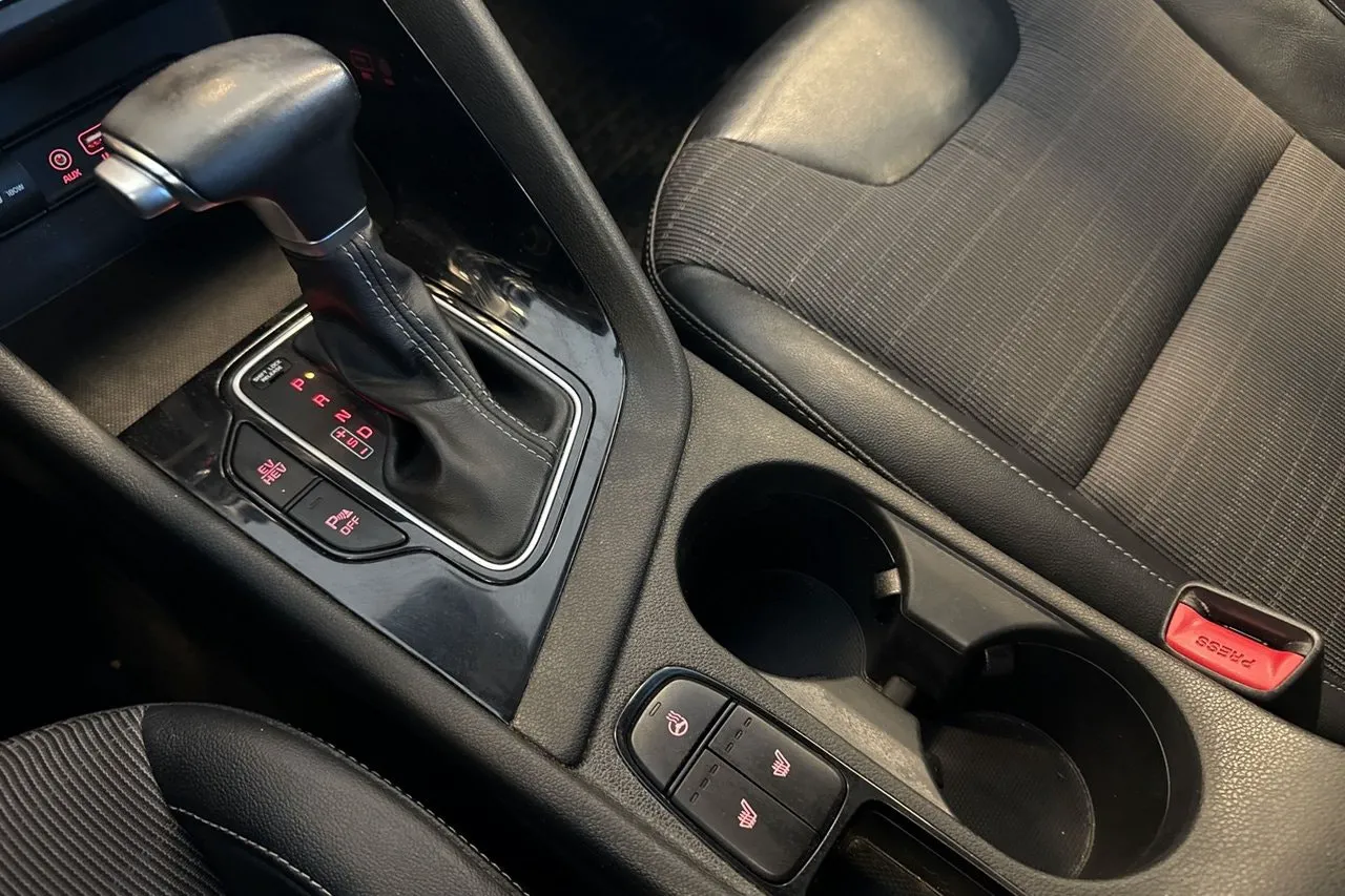 Vehicle image 24