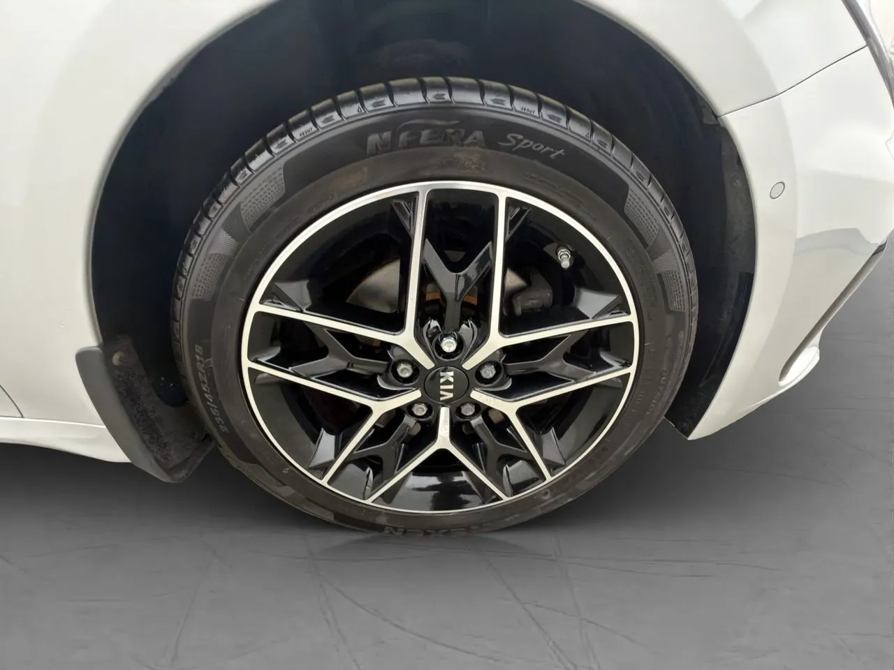 Vehicle image 35