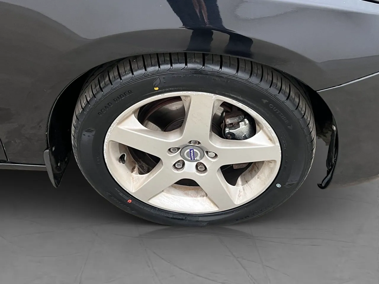 Vehicle image 33