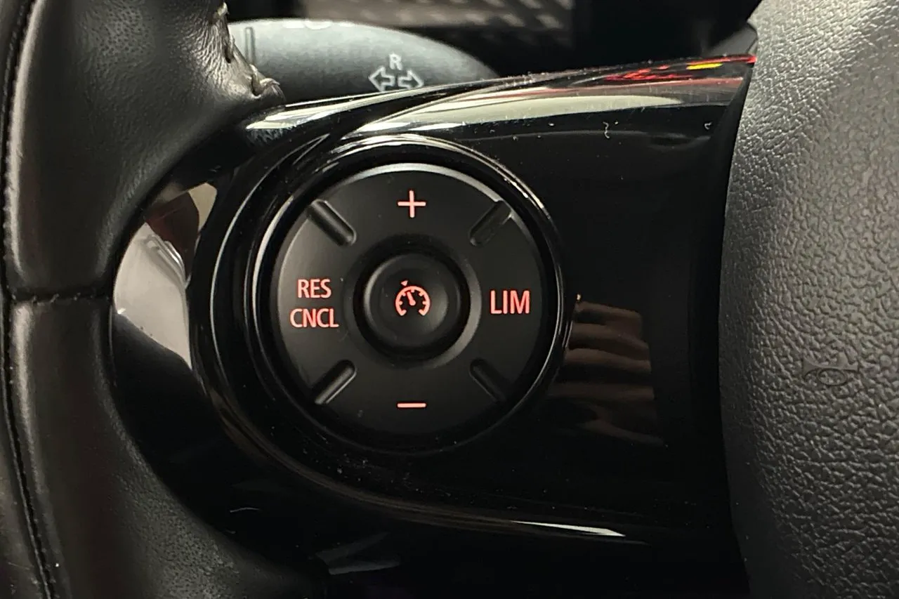 Vehicle image 20
