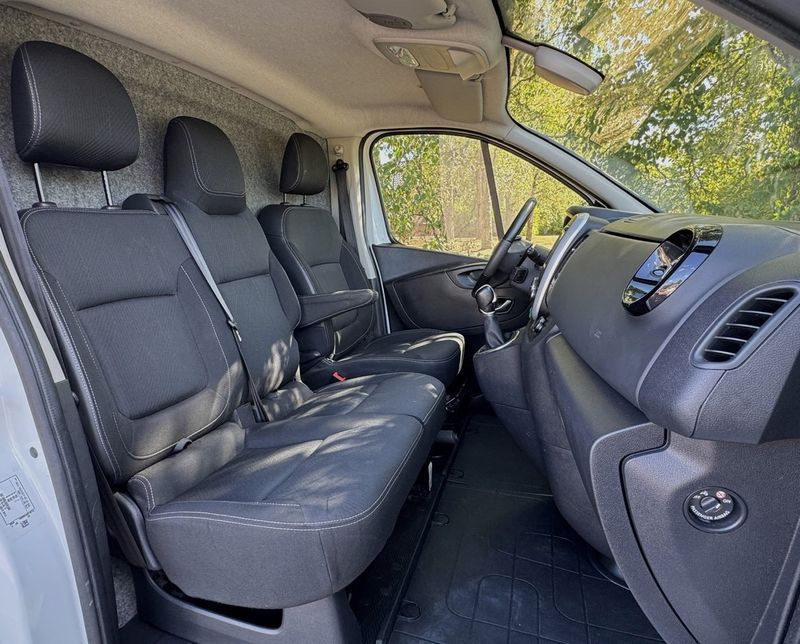 Nissan NV300 bild 8