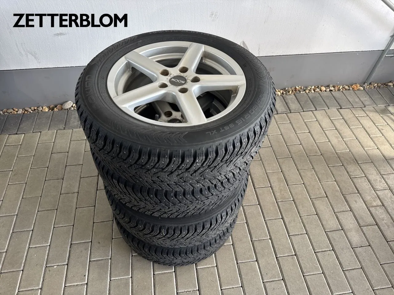 Vehicle image 14