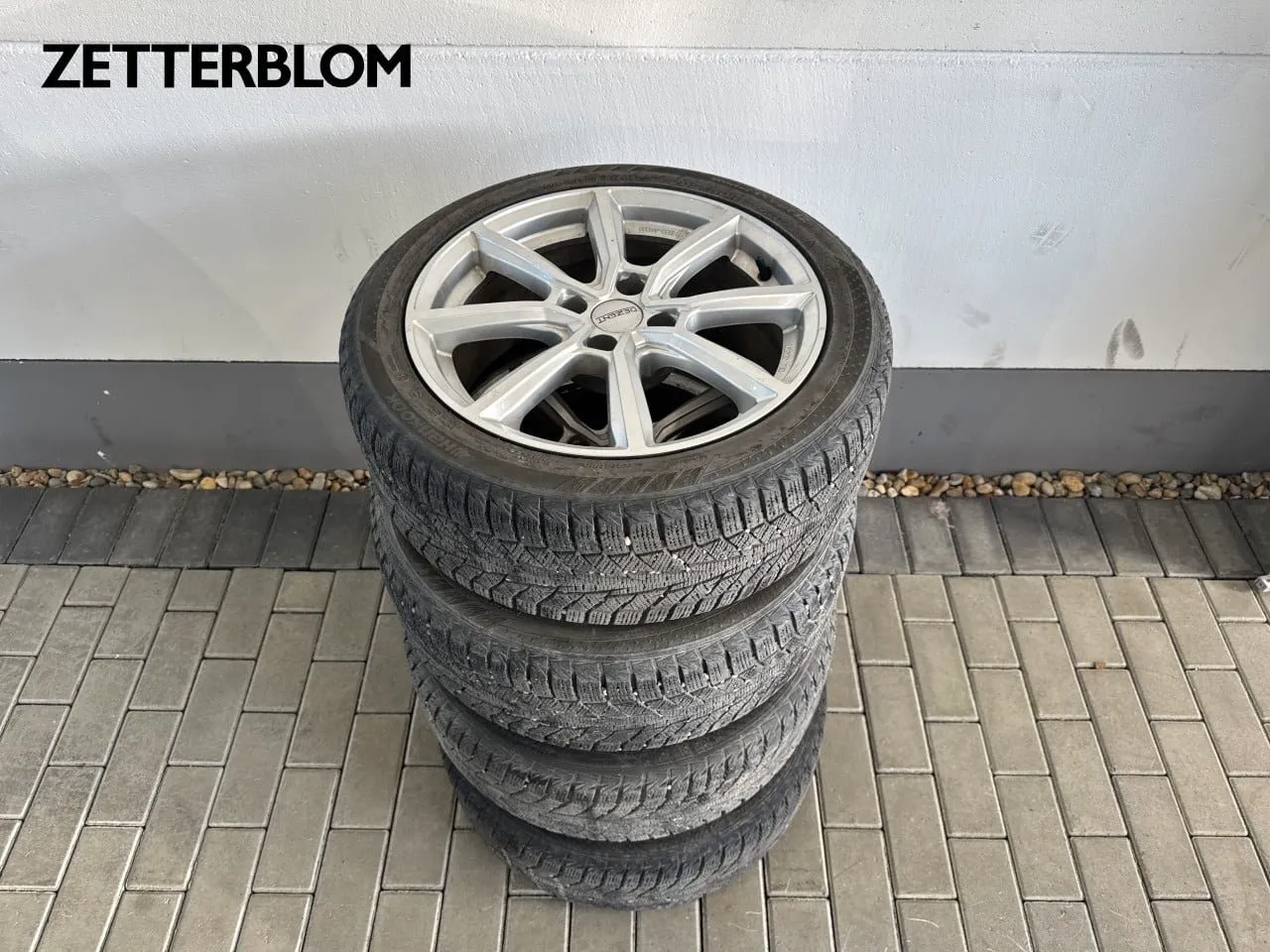 Vehicle image 15