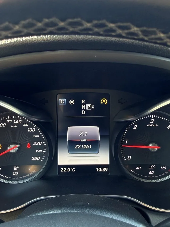 Vehicle image 21