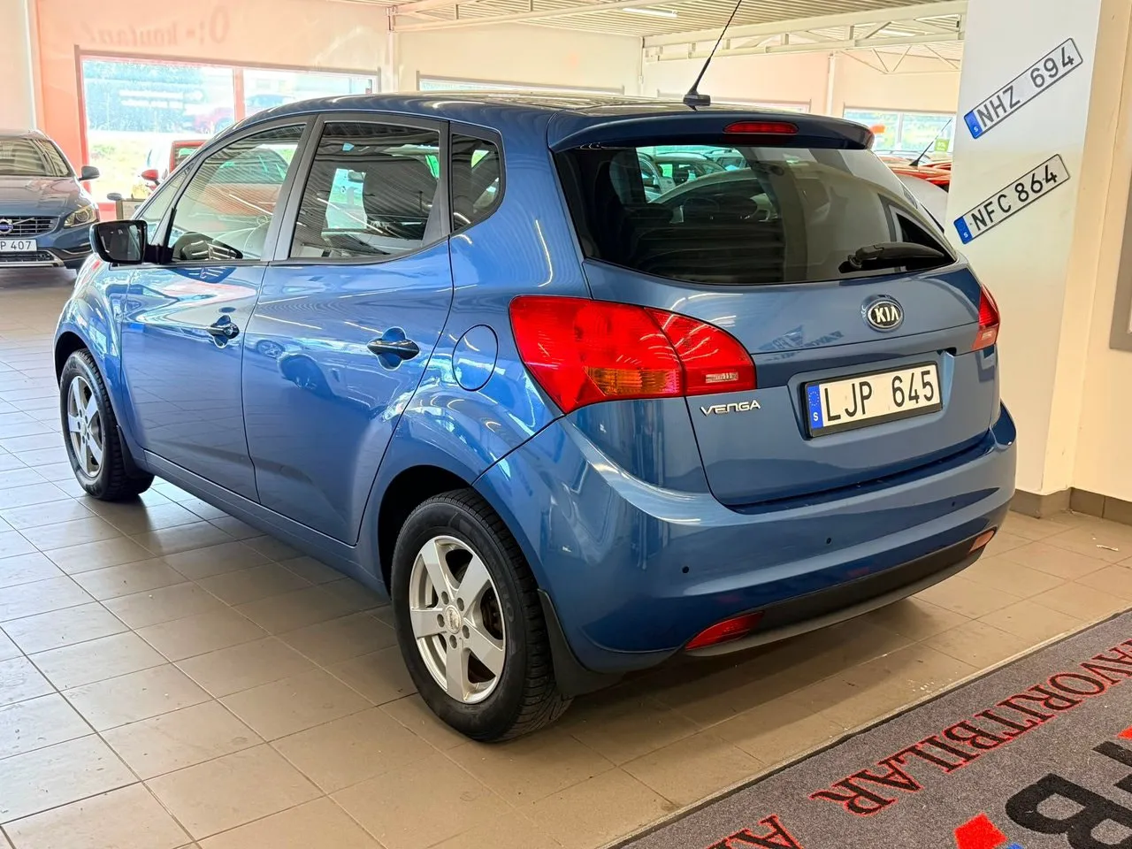 Vehicle image 11