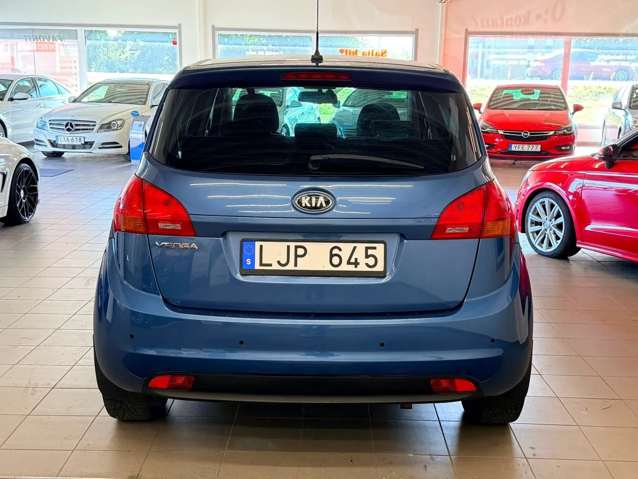 Vehicle image 13