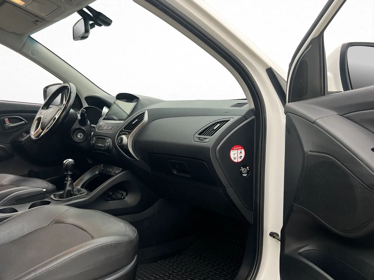 Vehicle image 25
