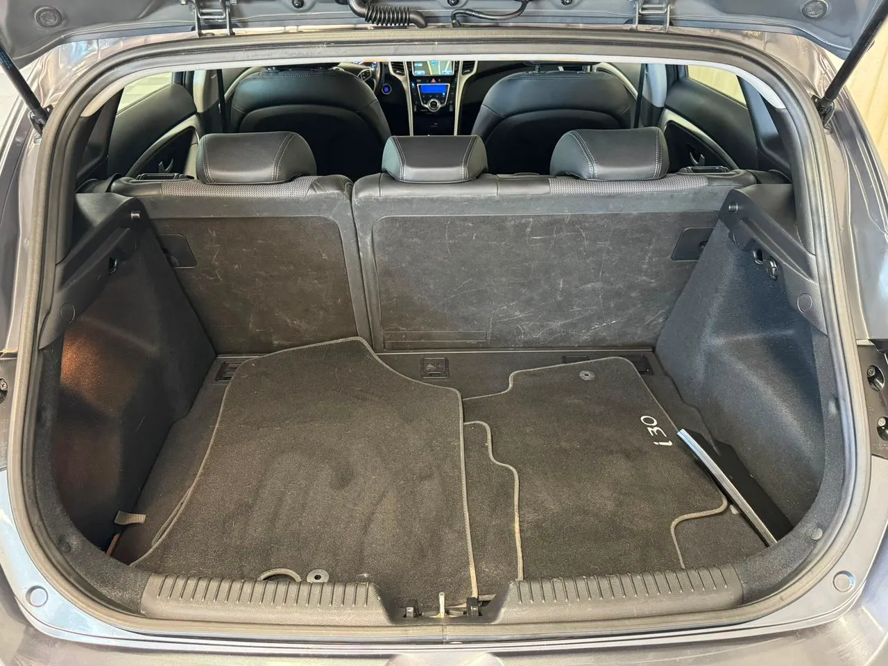 Vehicle image 30