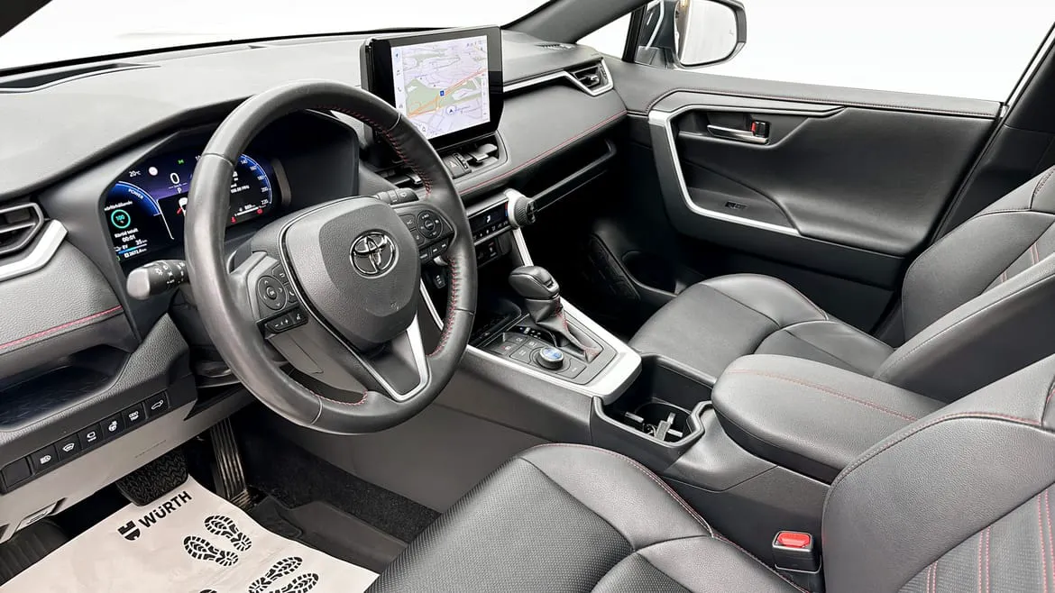 Vehicle image 6