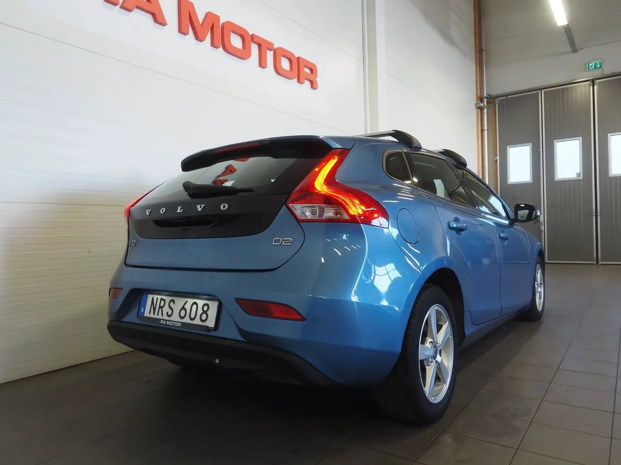 Vehicle image 5
