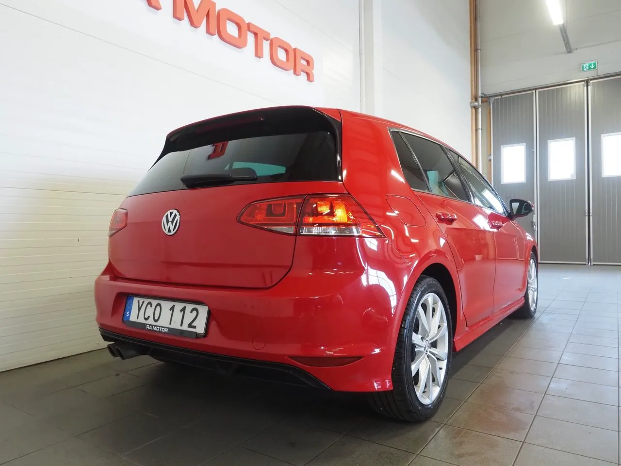 Vehicle image 5