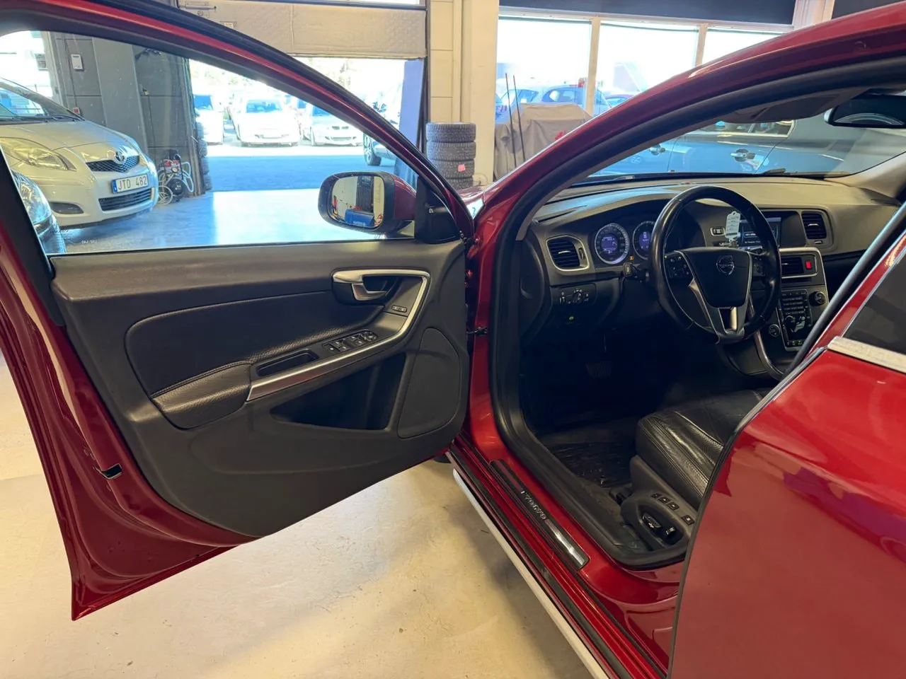 Vehicle image 8