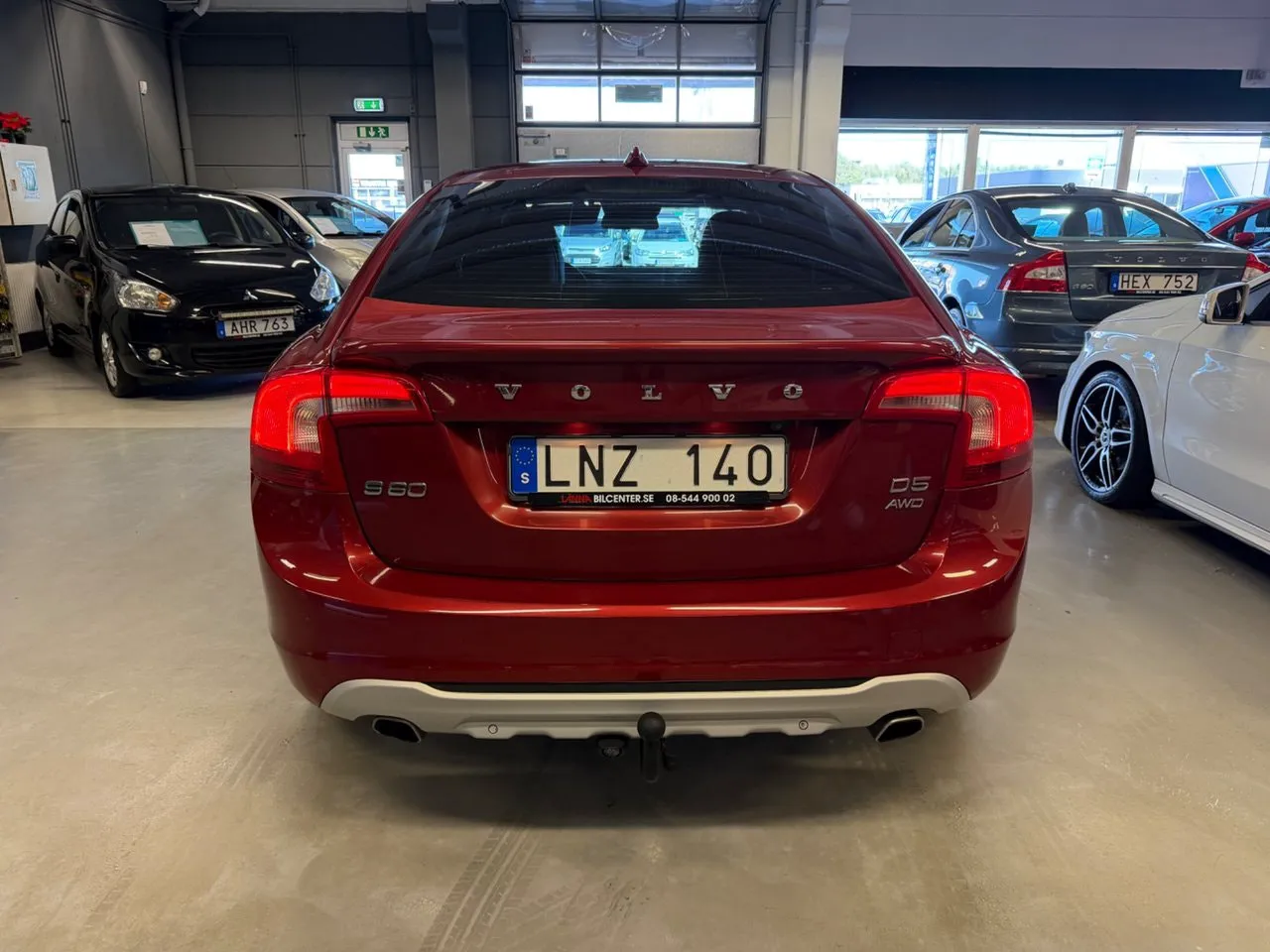 Vehicle image 5
