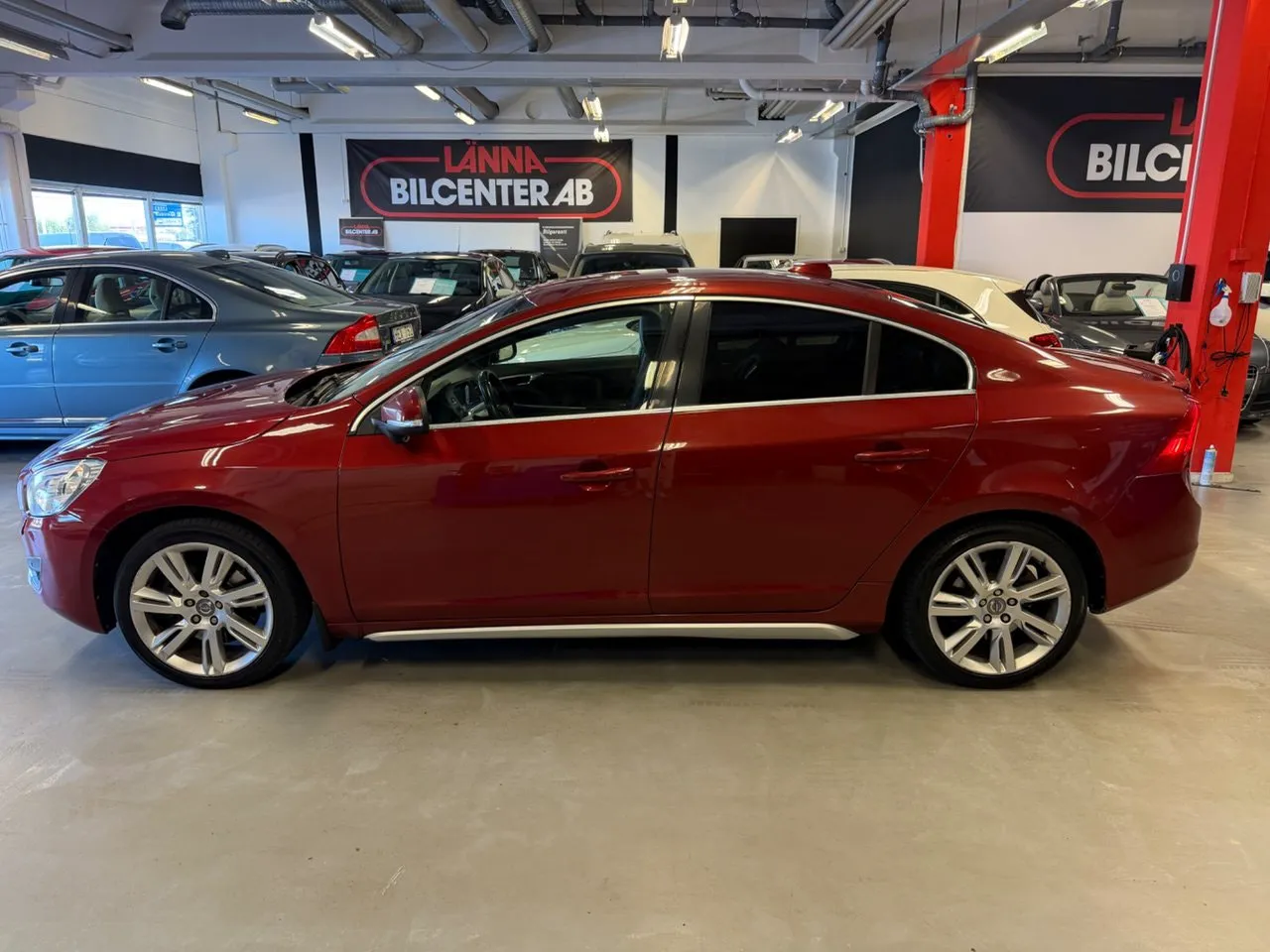 Vehicle image 7