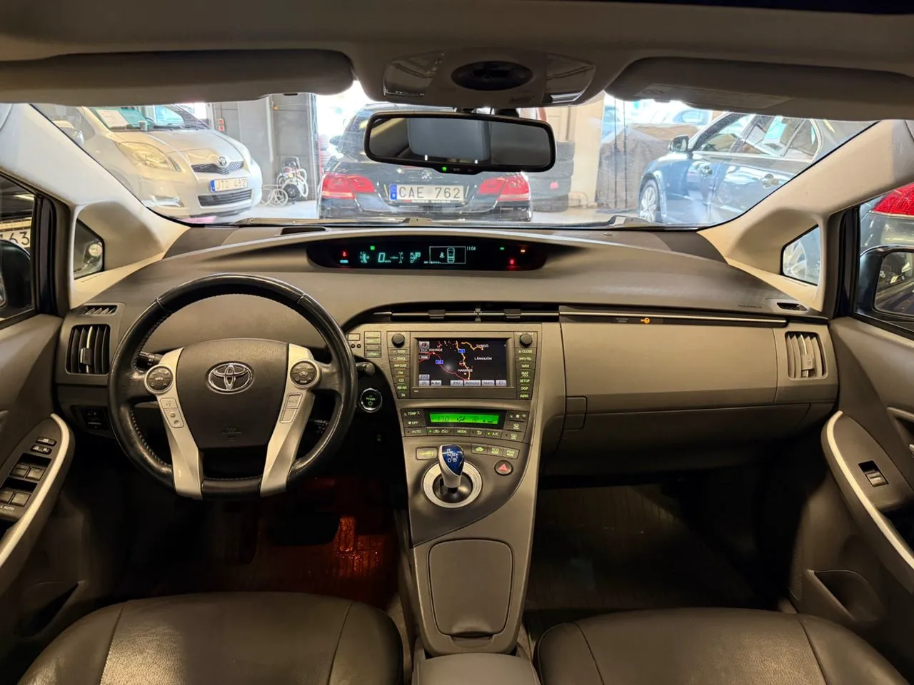Vehicle image 18
