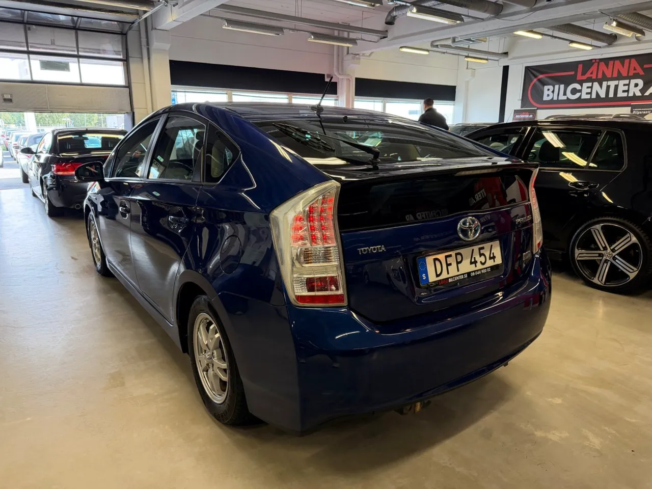 Vehicle image 5