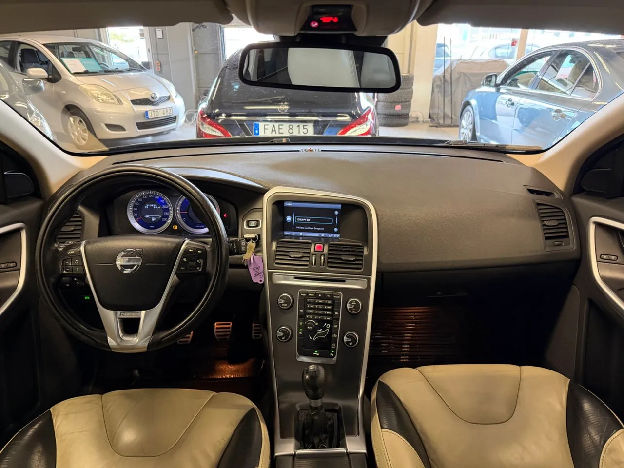 Vehicle image 18