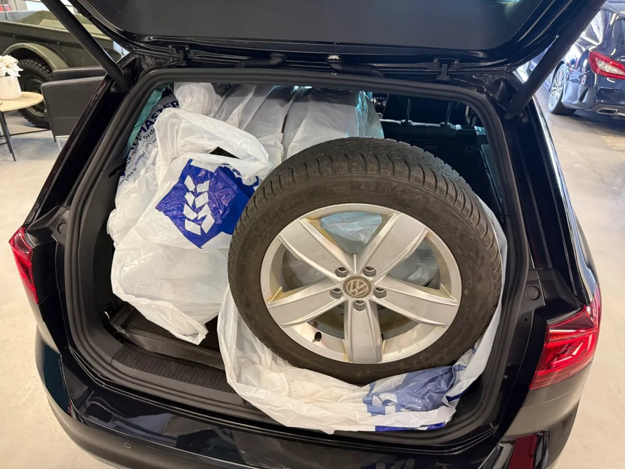 Vehicle image 22