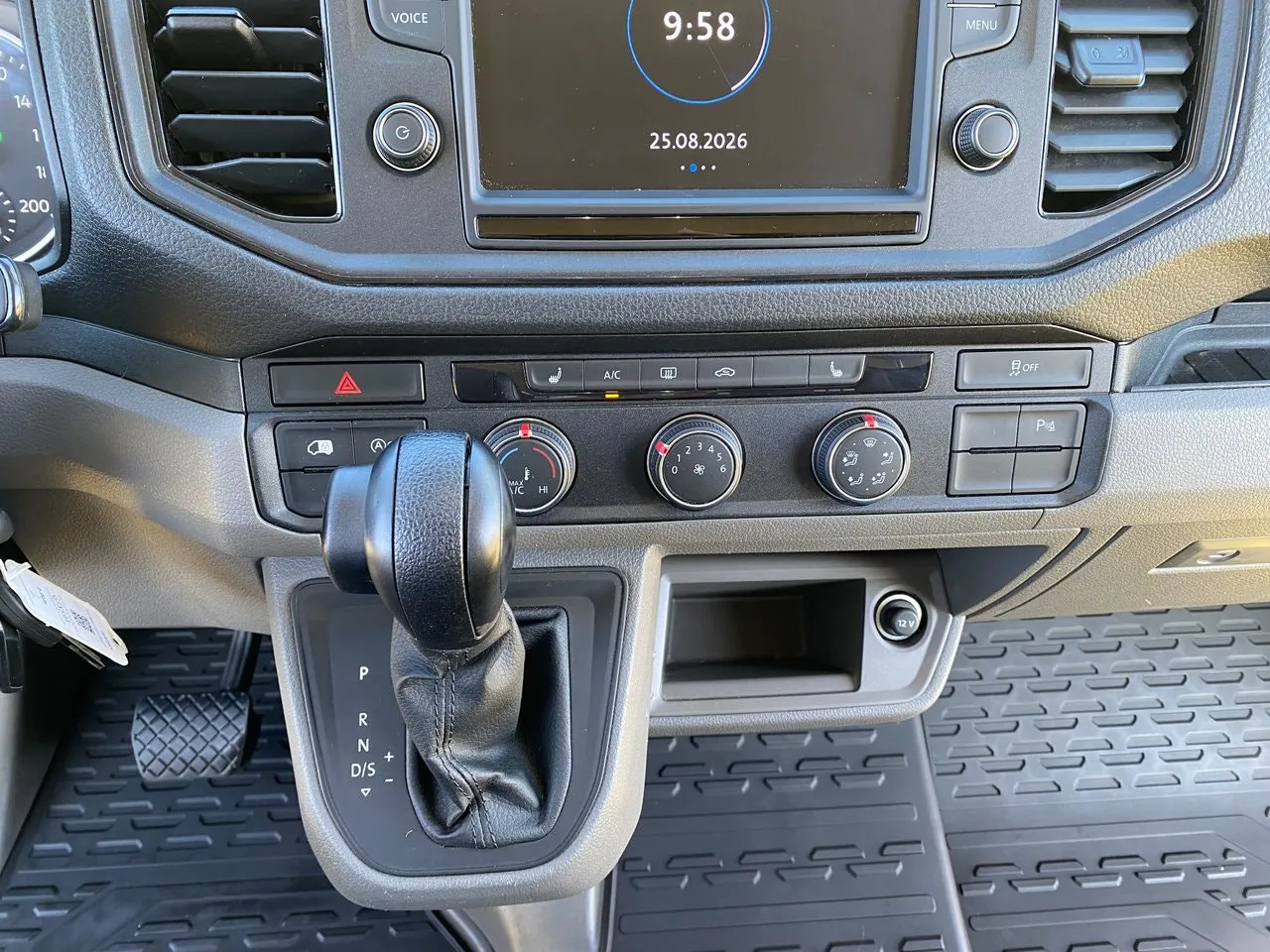 Vehicle image 24