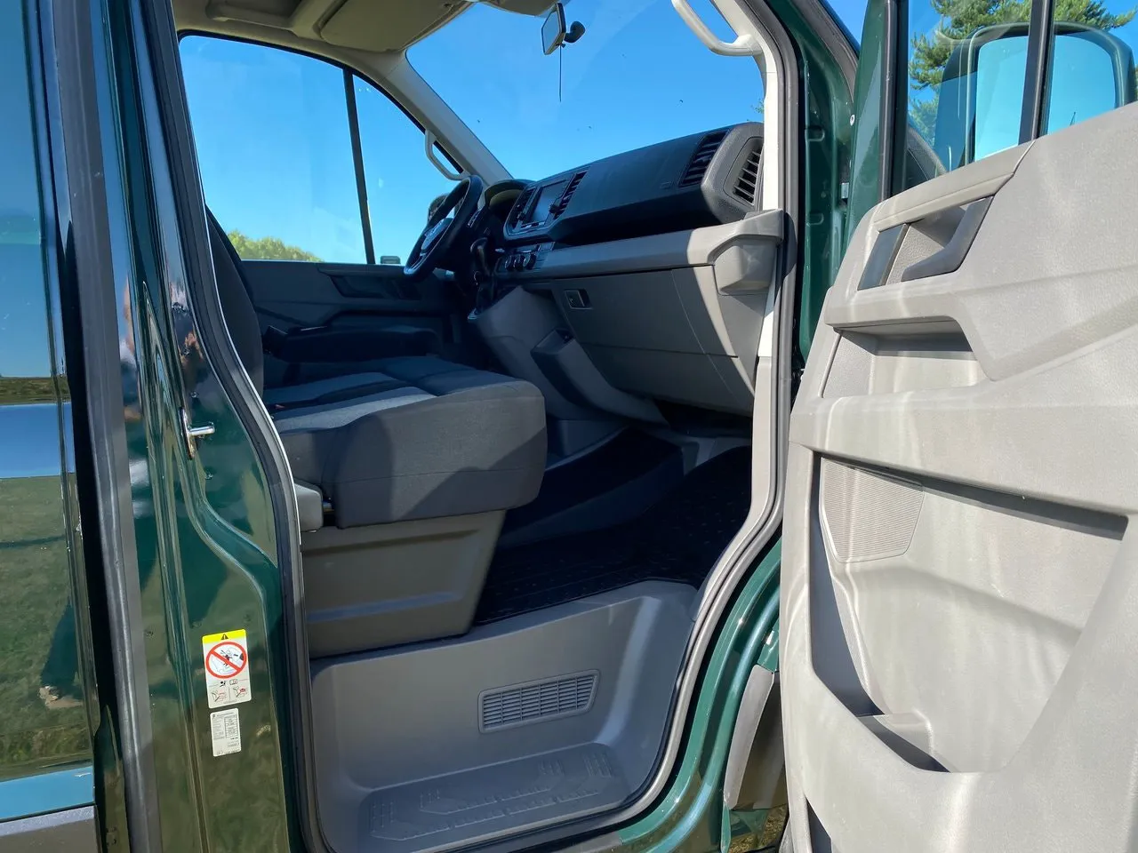 Vehicle image 16