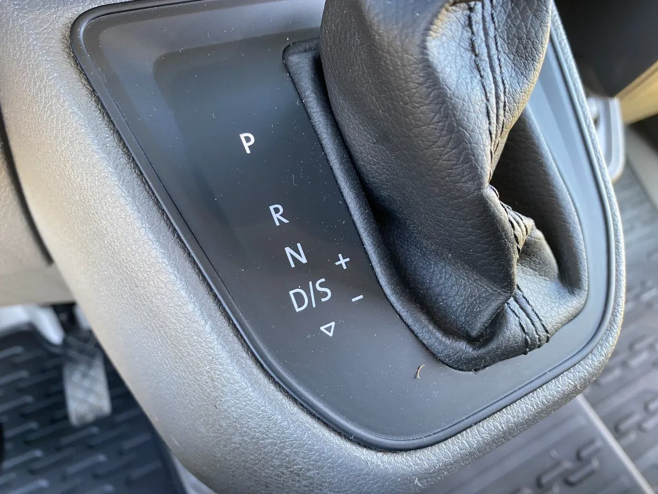 Vehicle image 32