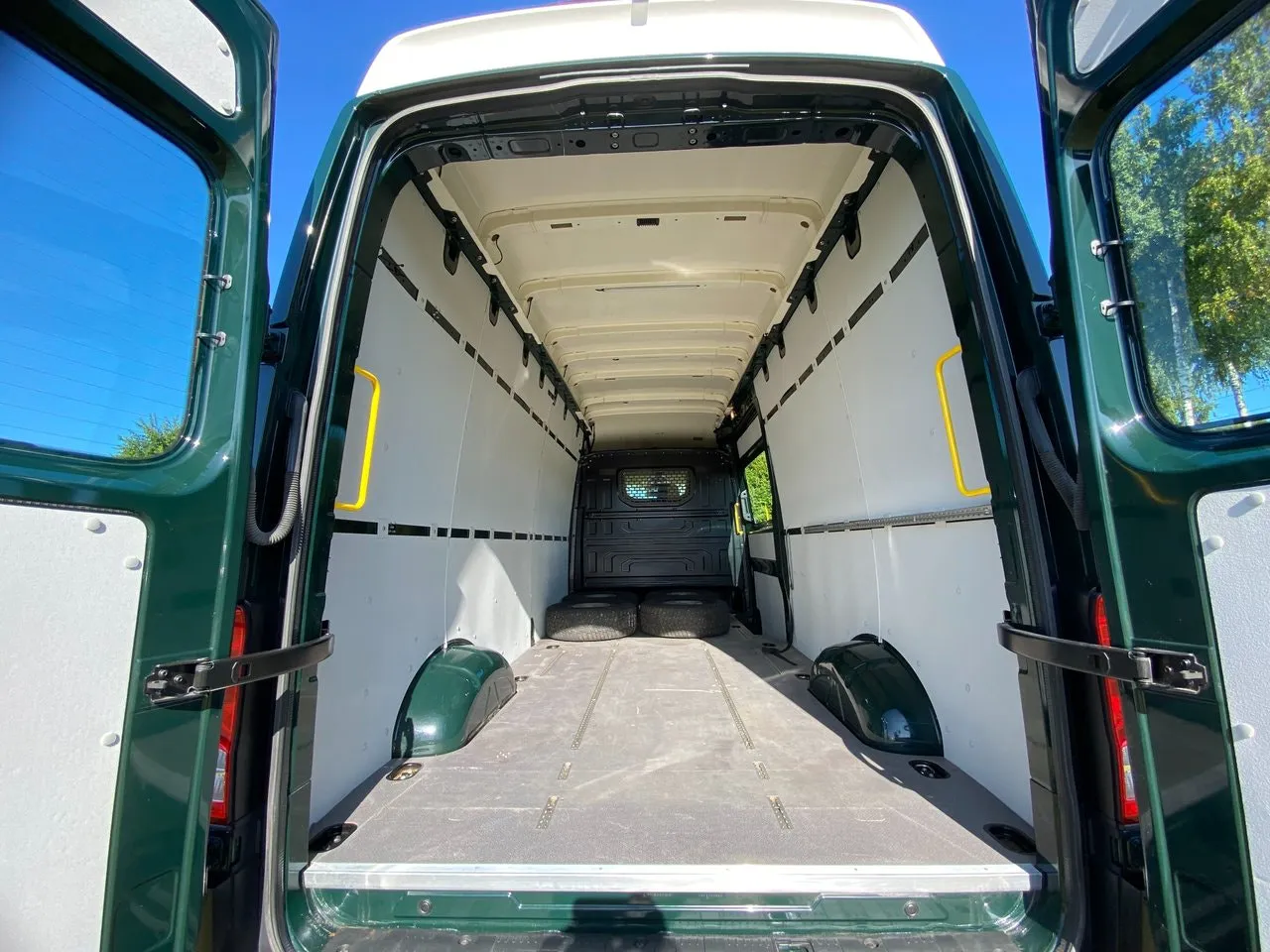Vehicle image 8