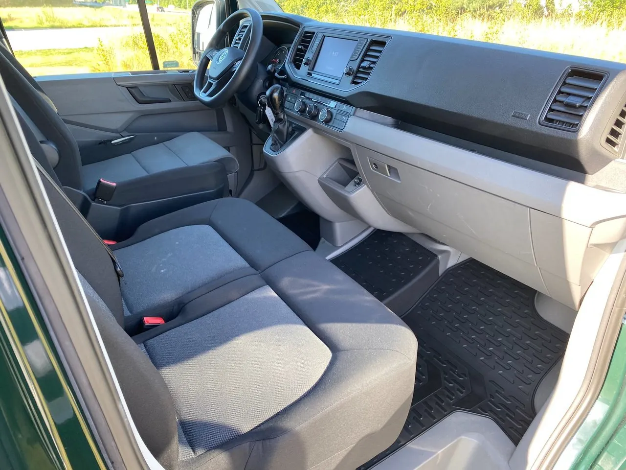 Vehicle image 17