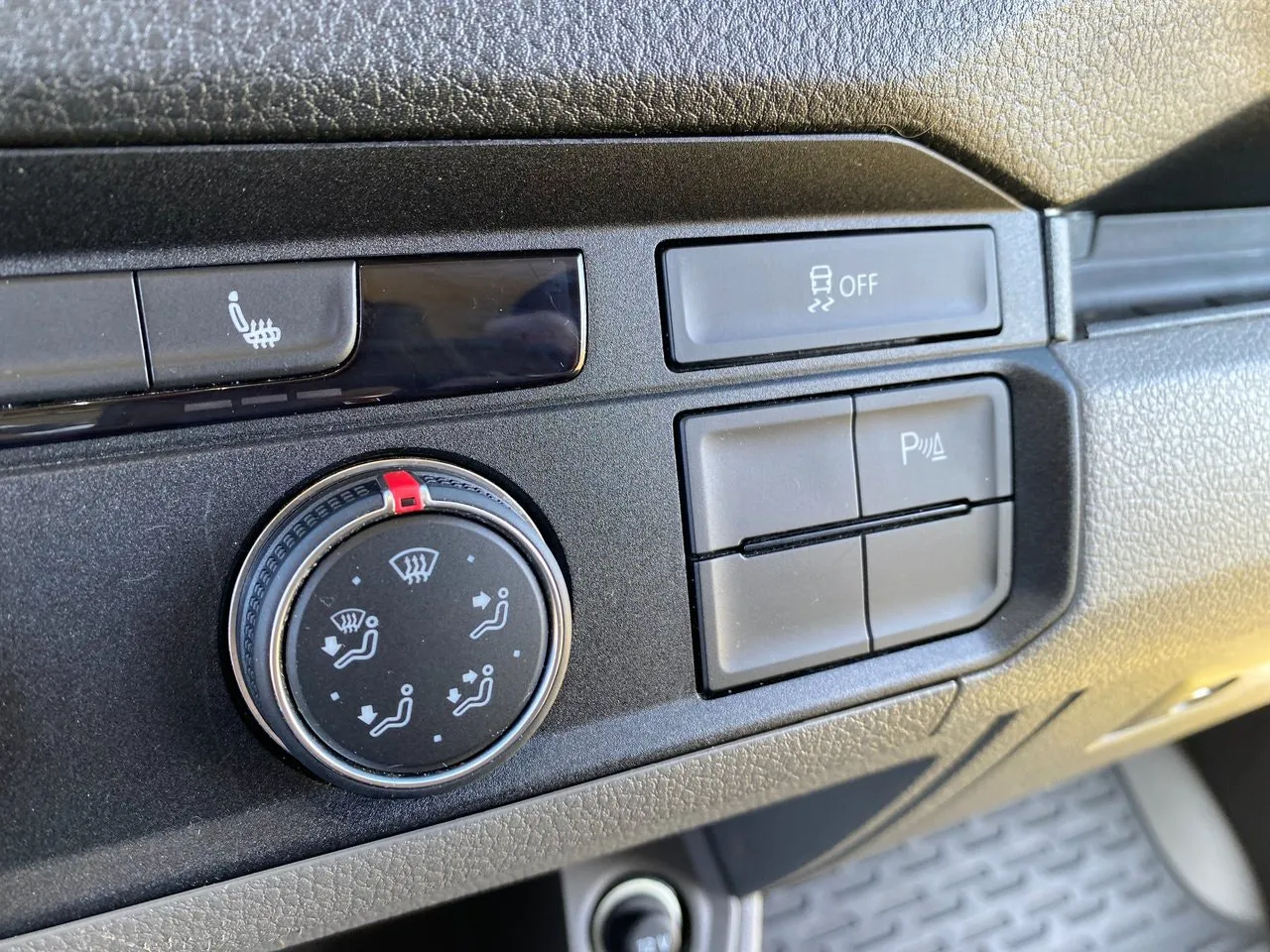 Vehicle image 29
