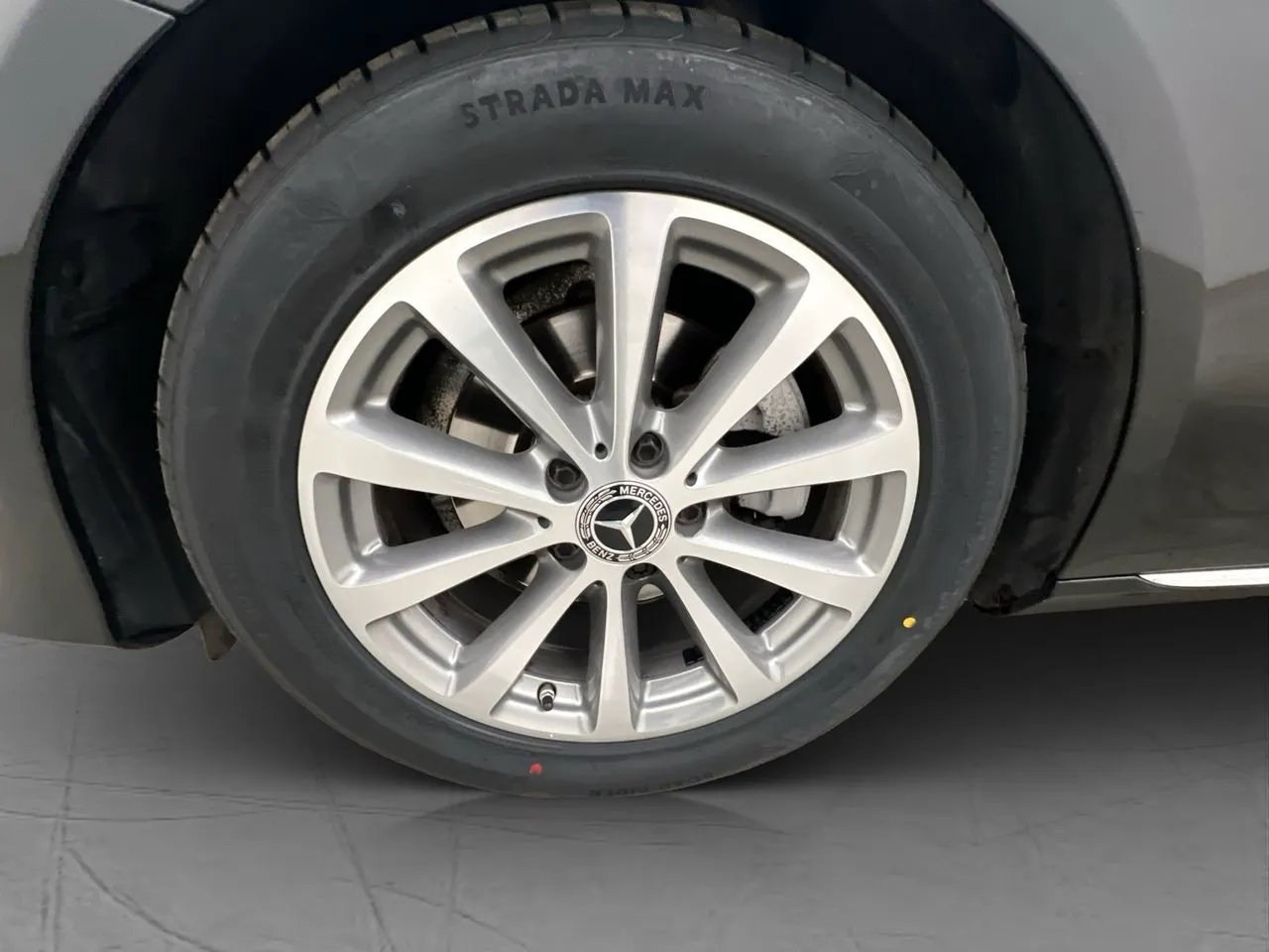 Vehicle image 33