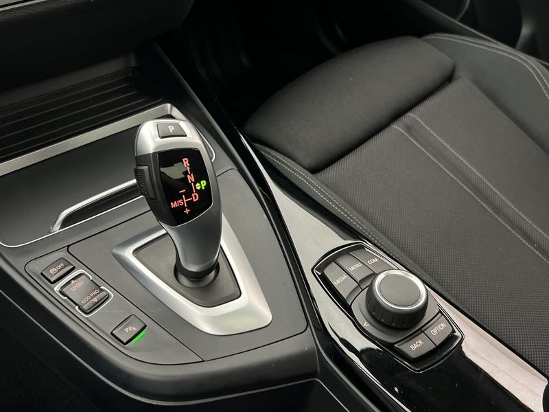 BMW 220 bild 21