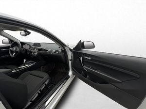 BMW 220 bild 24