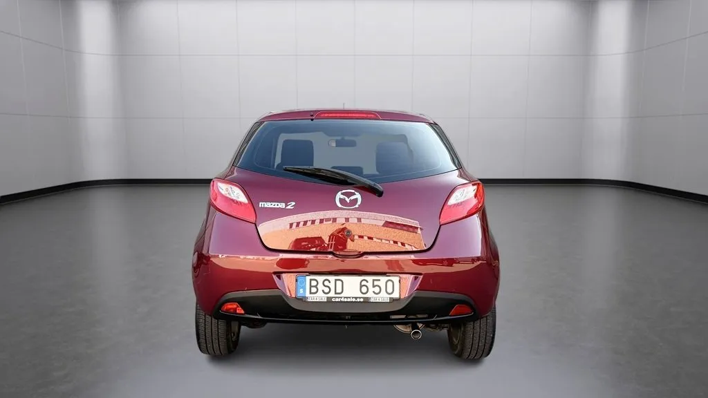 Vehicle image 5