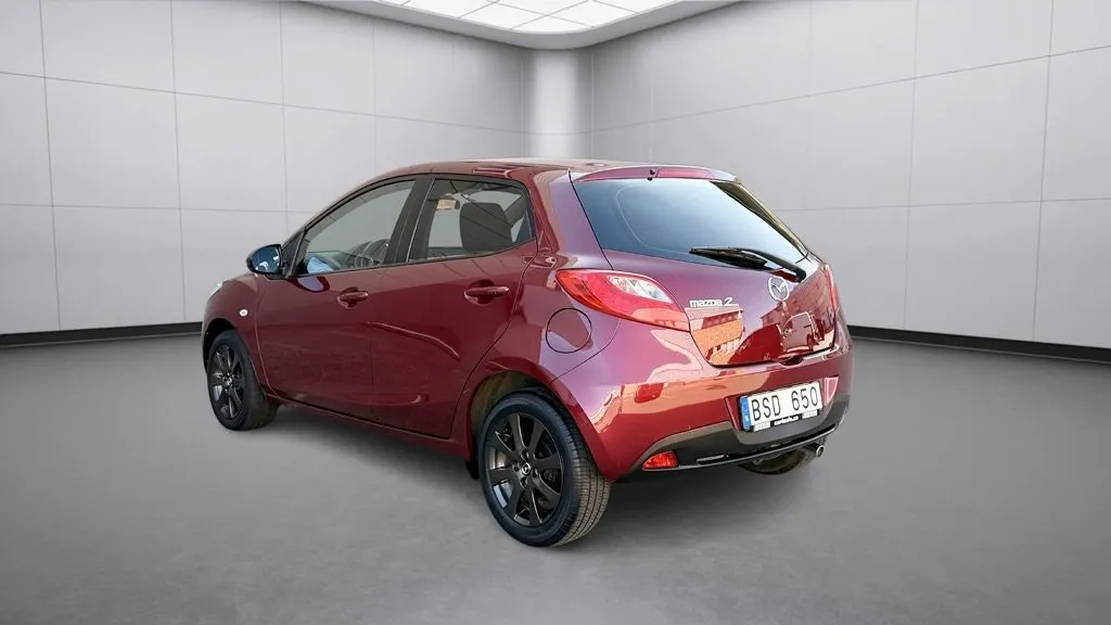 Vehicle image 6