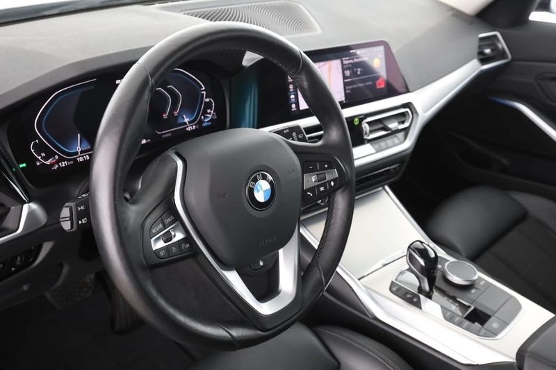 BMW 330 bild 12