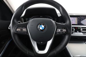 BMW 330 bild 19
