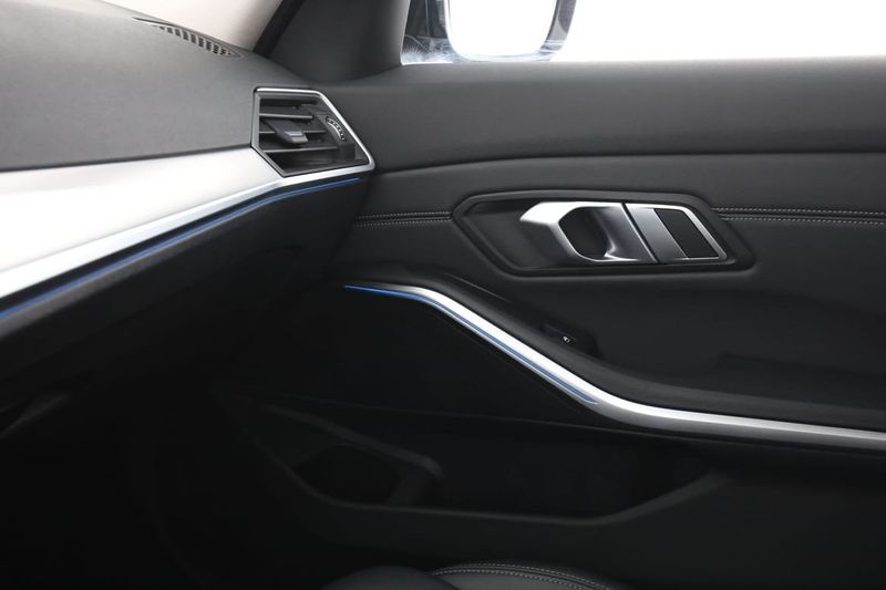 BMW 330 bild 32