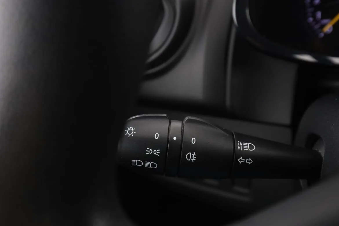 Vehicle image 28