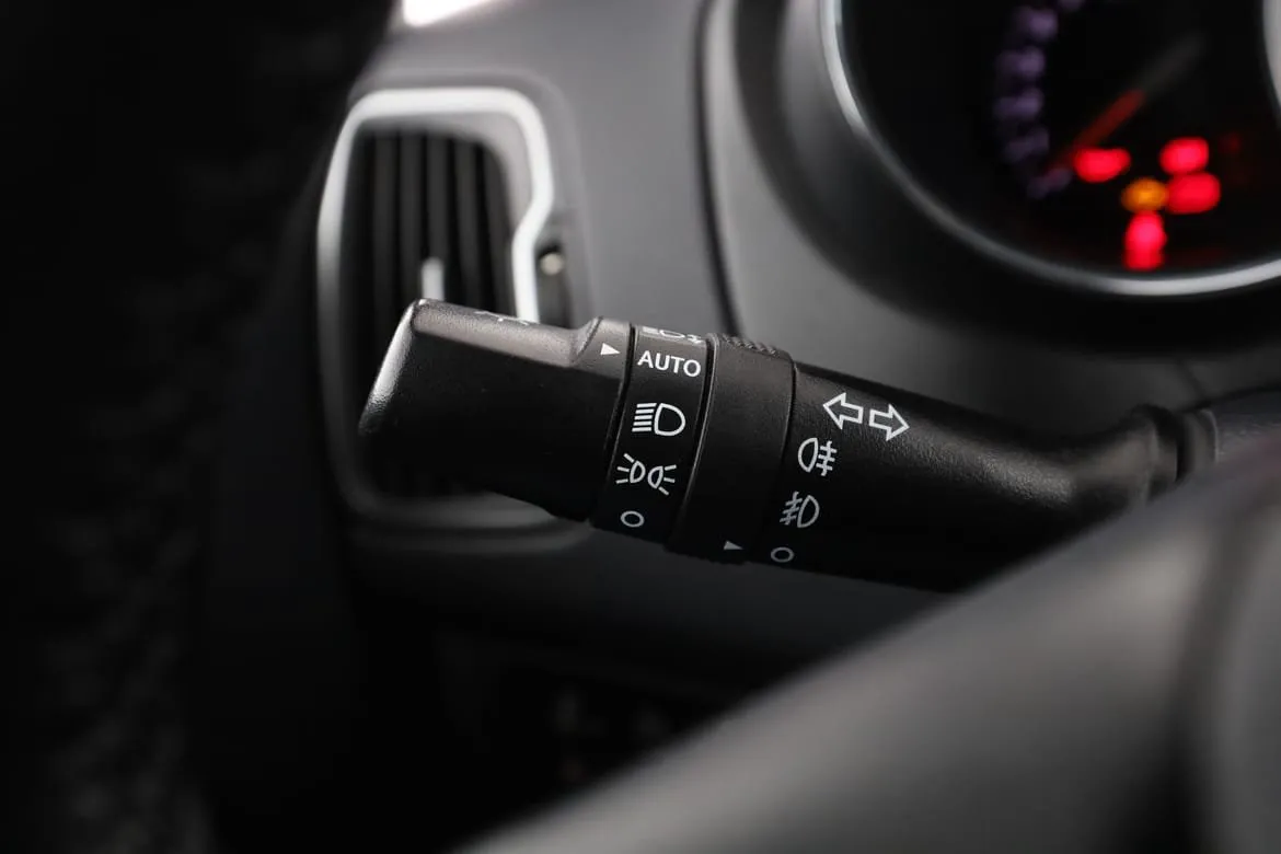 Vehicle image 32