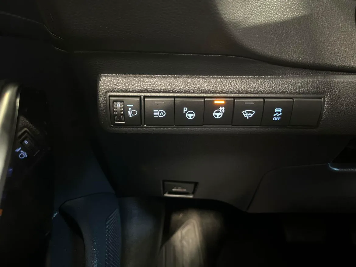 Vehicle image 21