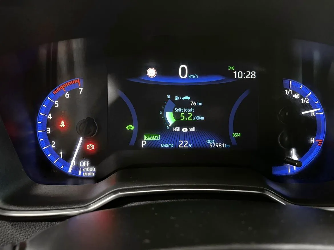 Vehicle image 14