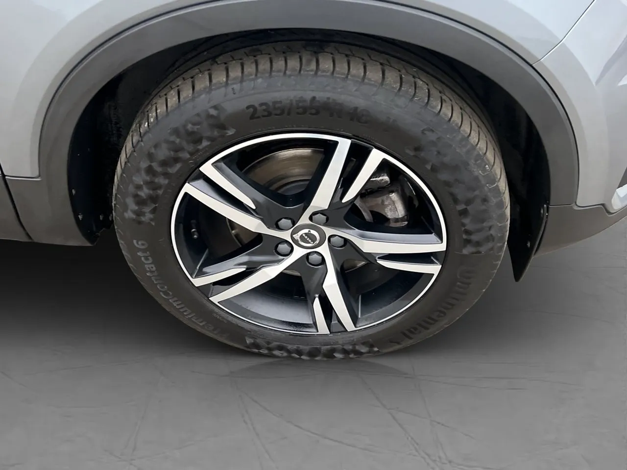 Vehicle image 33