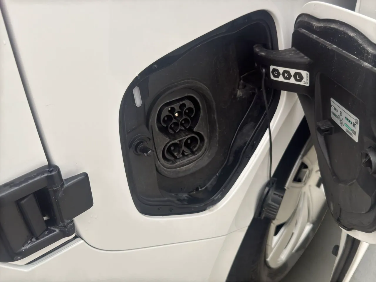 Vehicle image 13