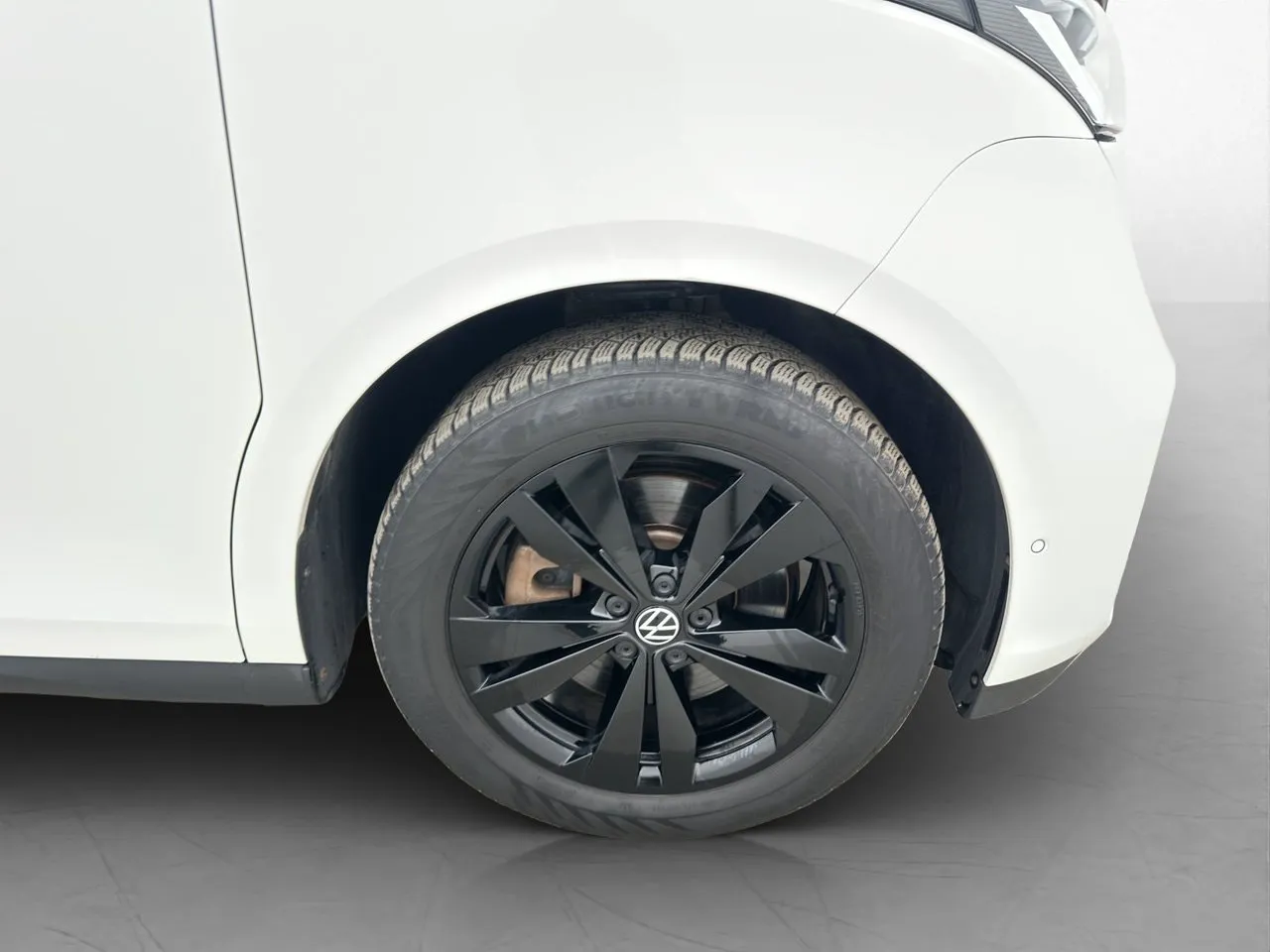 Vehicle image 32