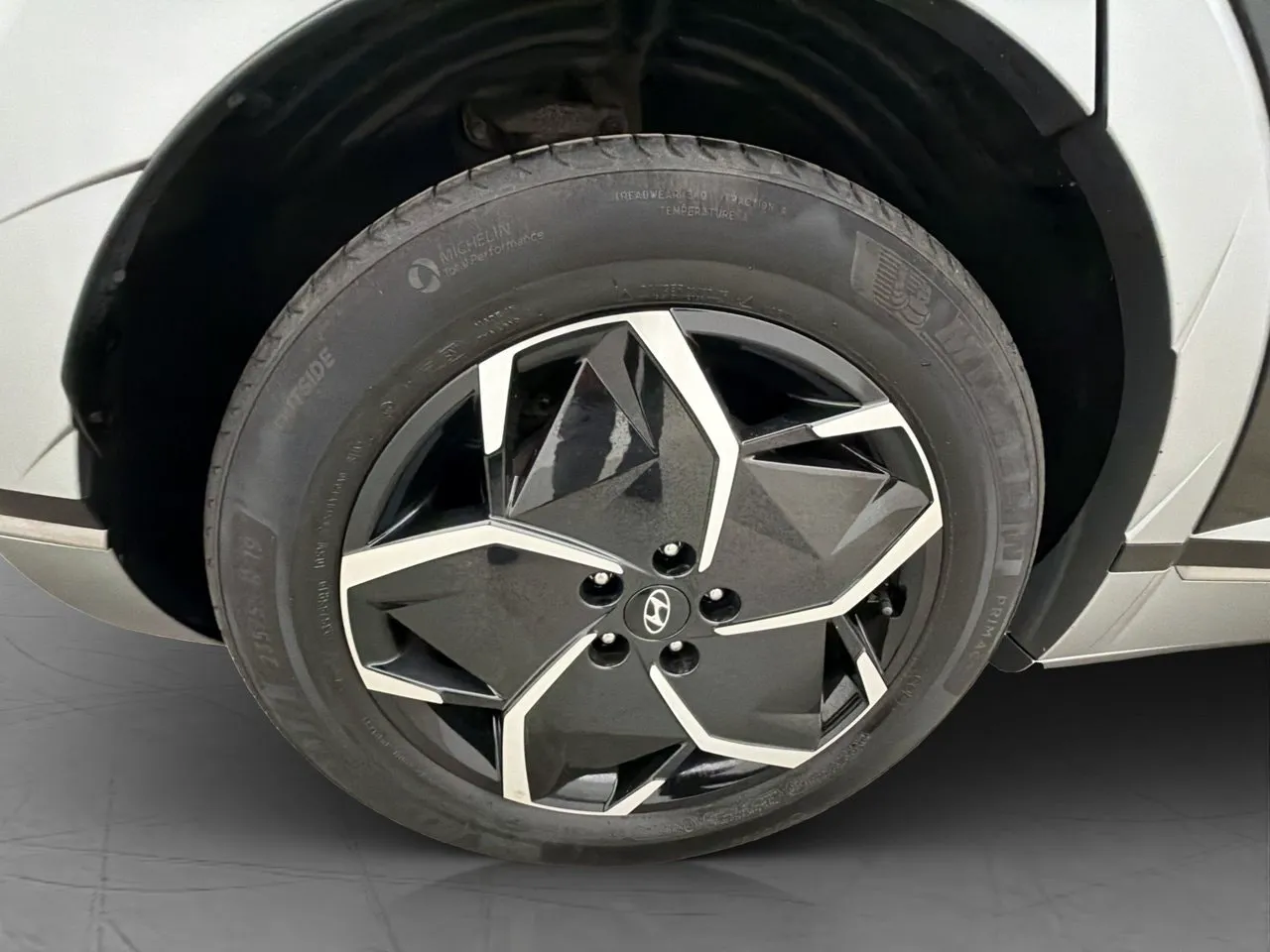 Vehicle image 35