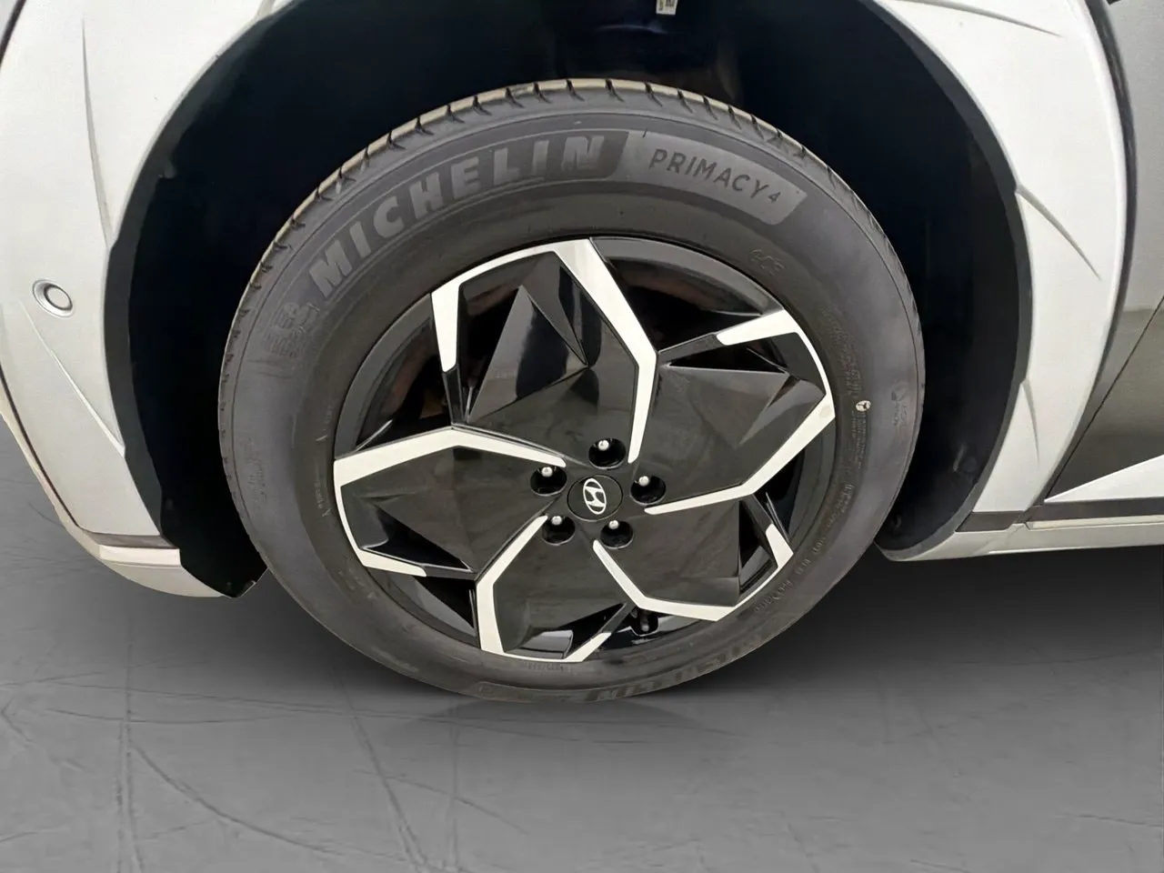 Vehicle image 33
