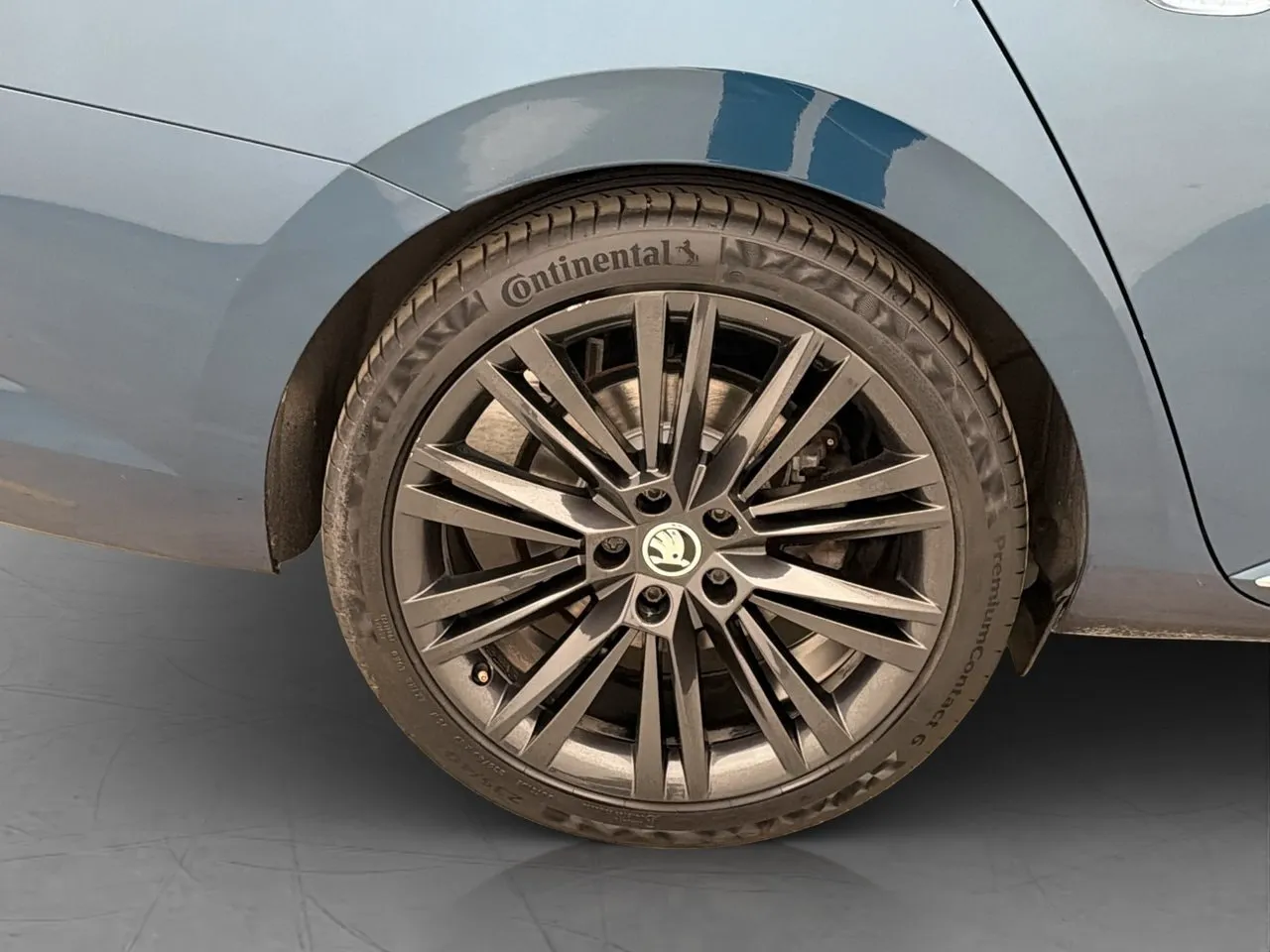 Vehicle image 35