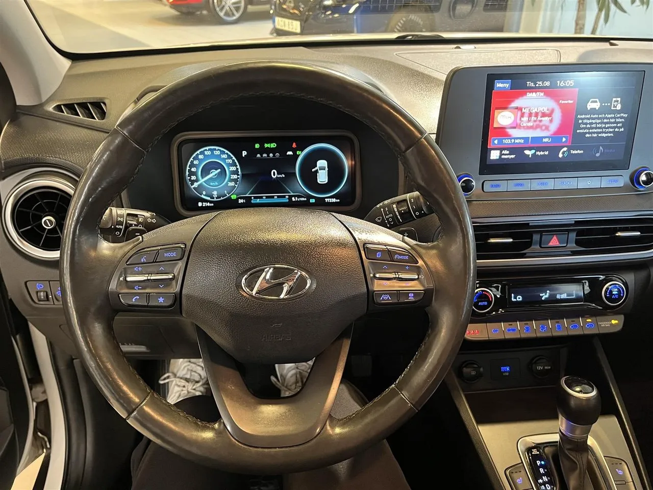 Vehicle image 9