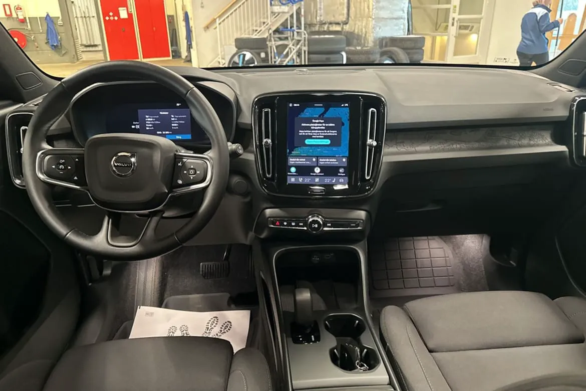 Vehicle image 14