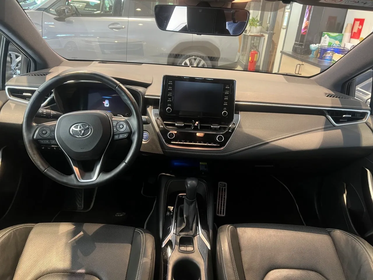 Vehicle image 5